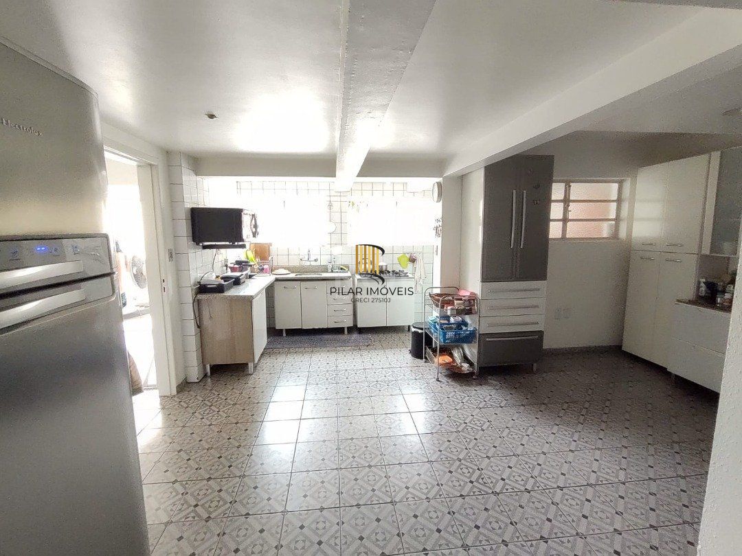 Casa para Venda - 200m², 4 dormitórios, sendo 1 suites, 3 vagas - Ipanema
