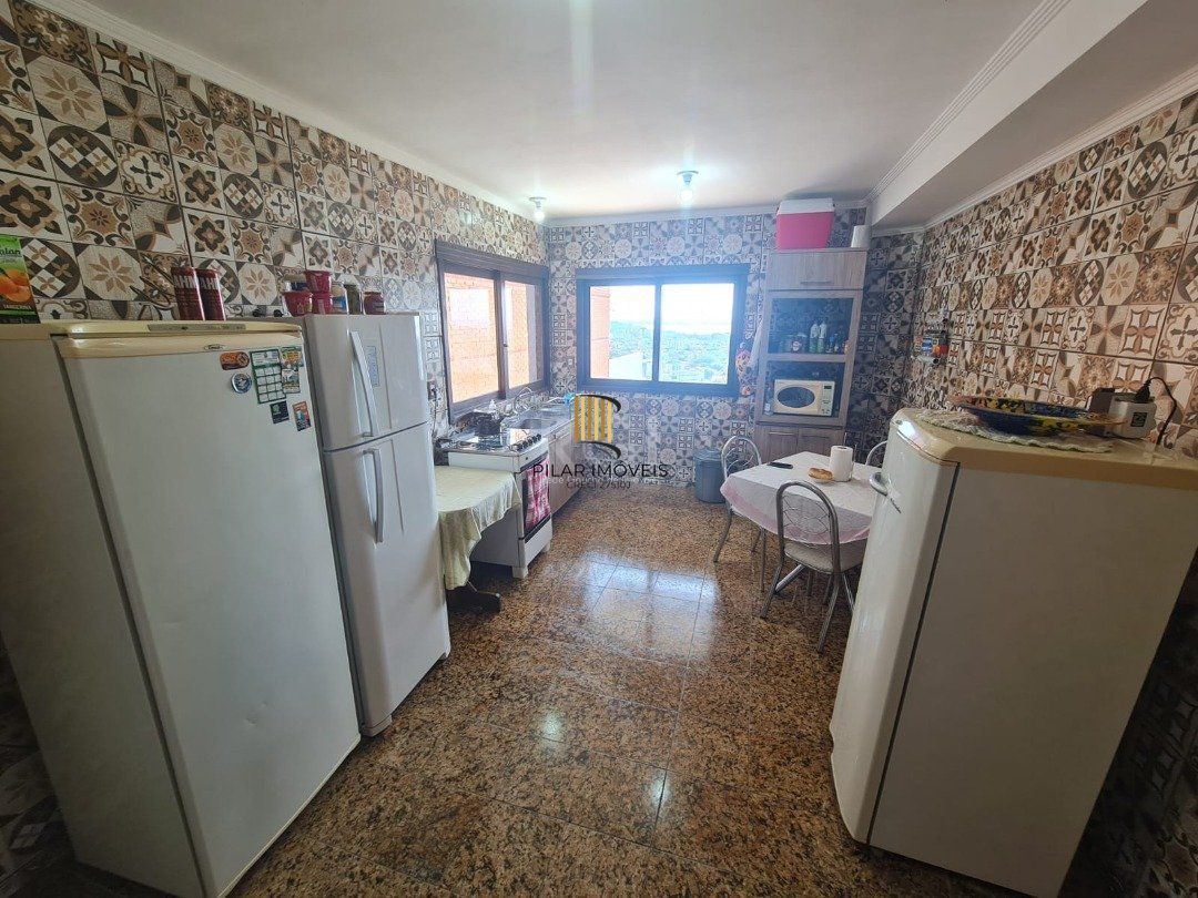 Casa para Venda - 464m², 5 dormitórios, sendo 4 suites, 4 vagas - Nonoai