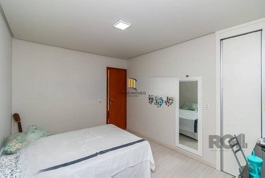 Casa 3 dormitórios no bairro Azenha