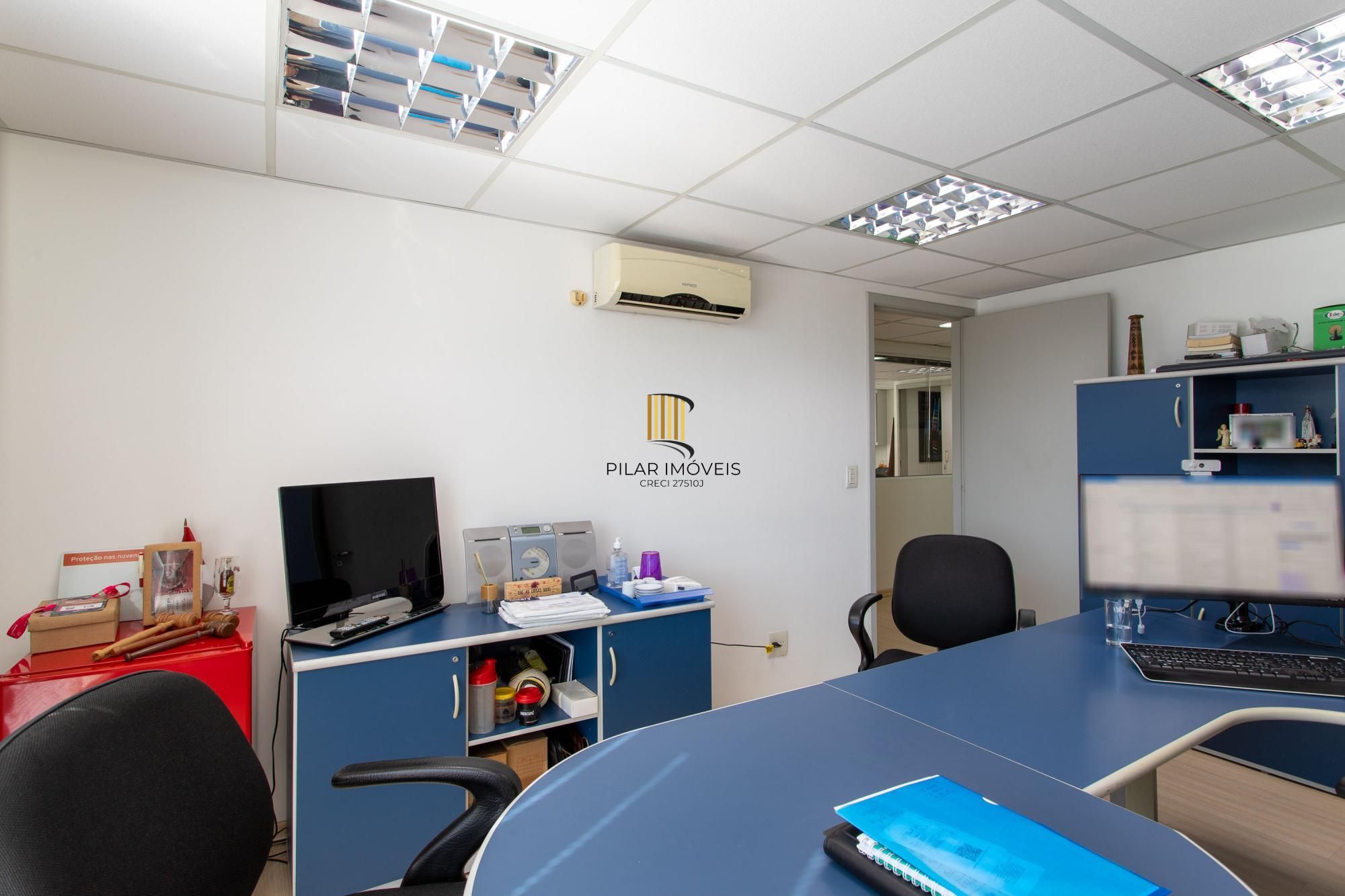 Andar inteiro mobiliado com 215 m² para até 60 pessoas