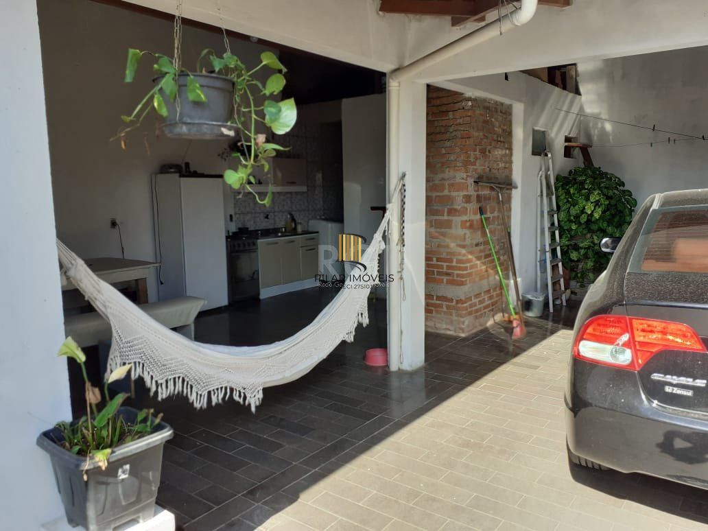 Casa para Venda - 170m², 3 dormitórios, sendo 1 suites, 2 vagas - Feitoria