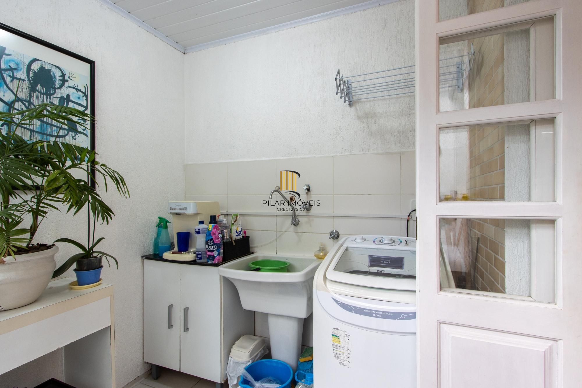 Casa de Condomínio 3 dormitórios no bairro Cavalhada