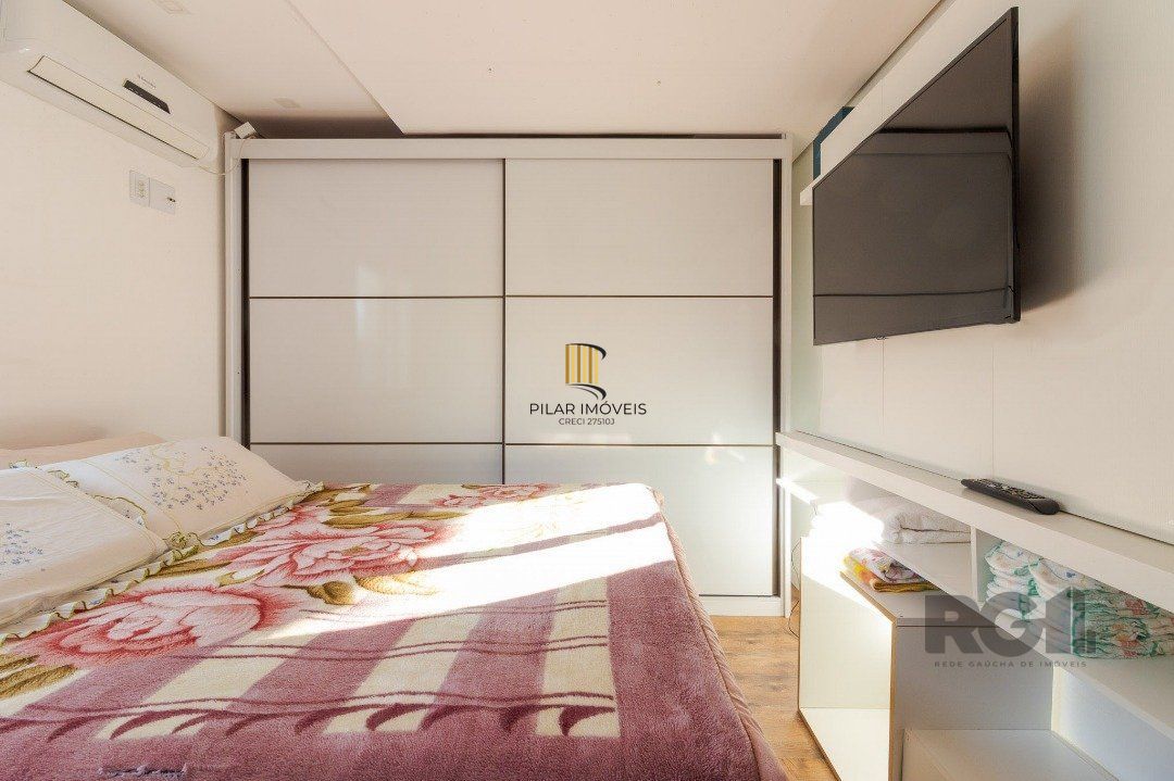 Casa em condomínio, 3 quartos, 1 suite, lareira, churrasqueira, 1 vaga - Bairro Tristeza