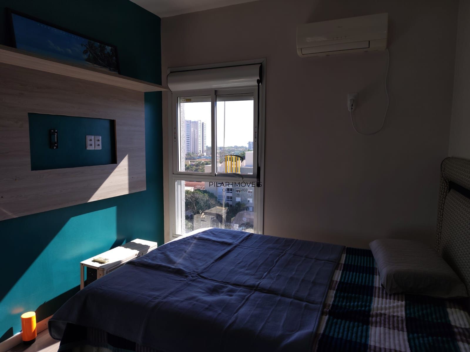Cobertura de 3 dormitórios, 1 suíte, 2 vagas escrituradas e vista para o Guaíba.