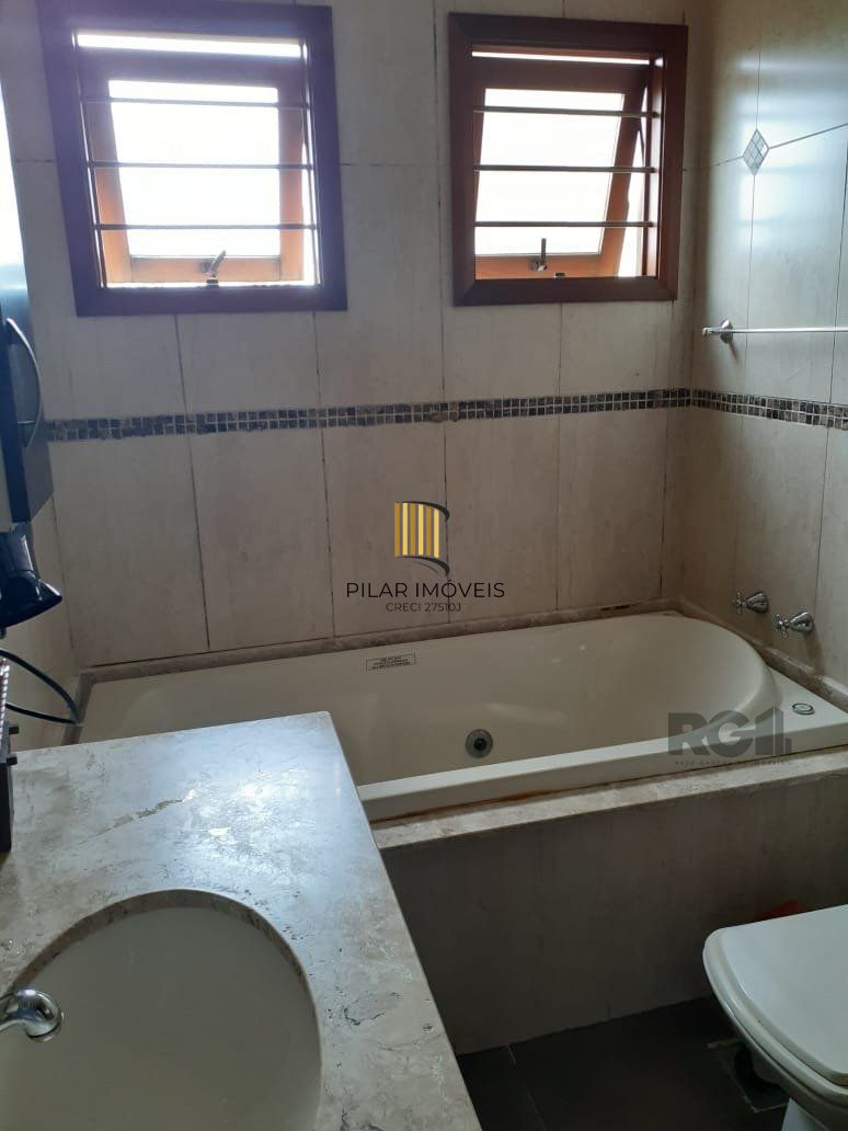 Casa Condominio para Venda - 270m², 3 dormitórios, sendo 3 suites, 2 vagas - Cavalhada