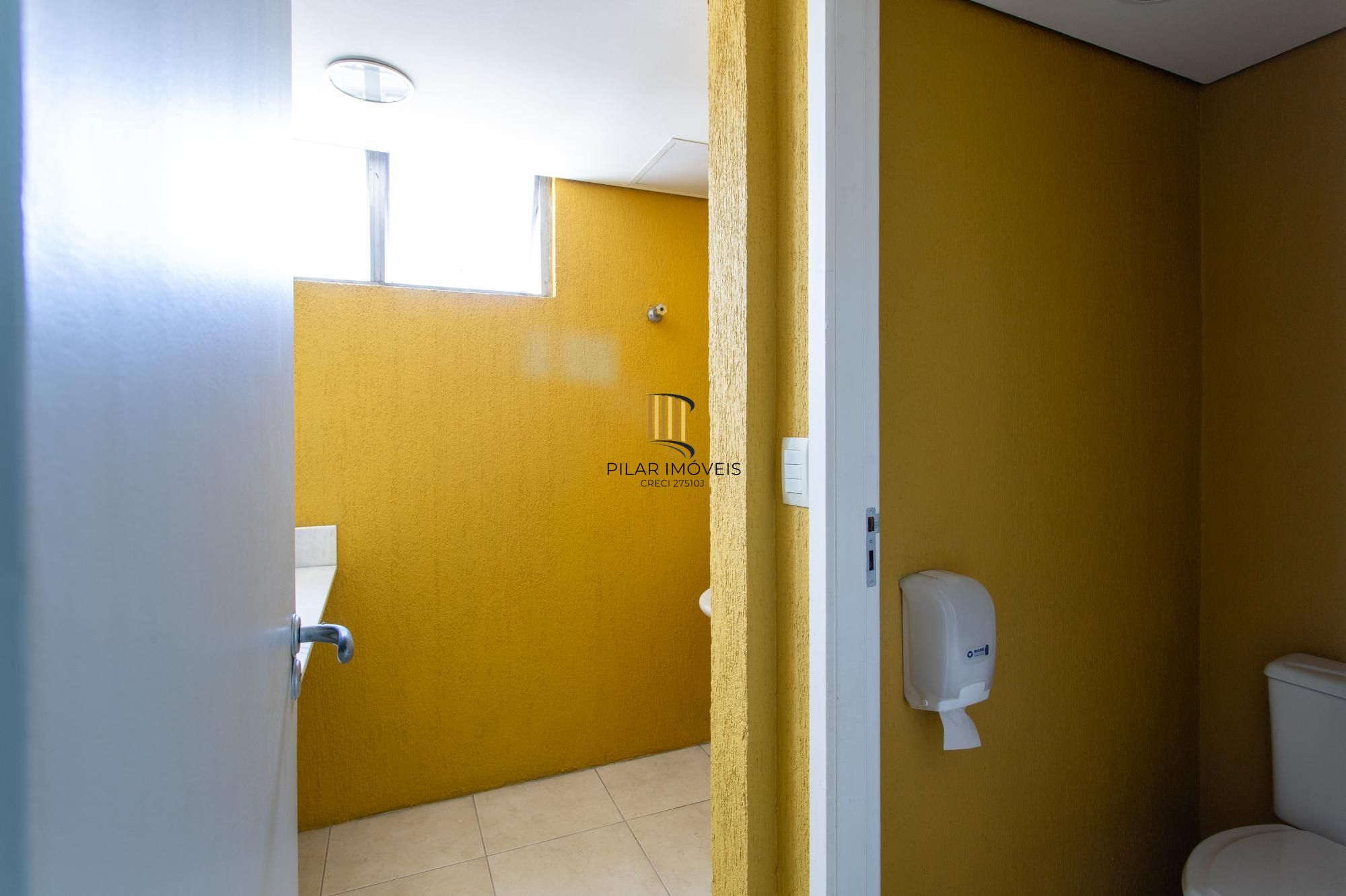 Andar inteiro mobiliado com 215 m² para até 60 pessoas