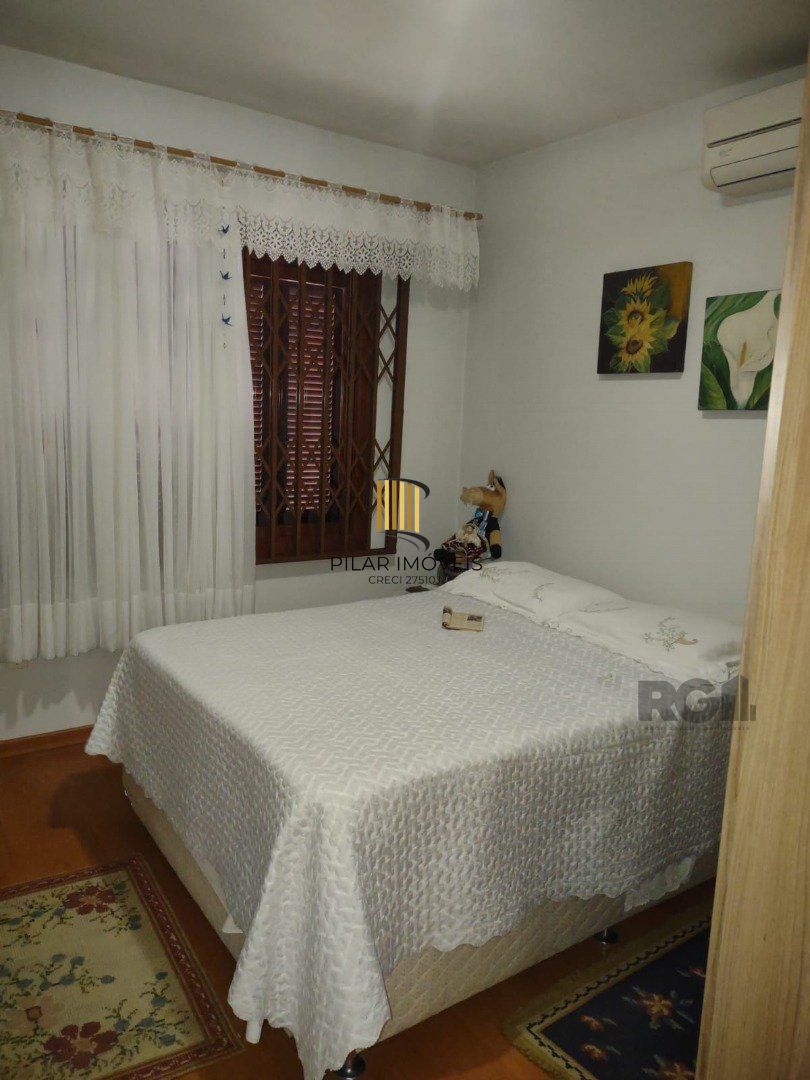 Casa de Condomínio 4 dormitórios no bairro Medianeira