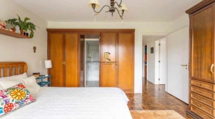 Apartamento amplo e bem localizado no Menino Deus!!