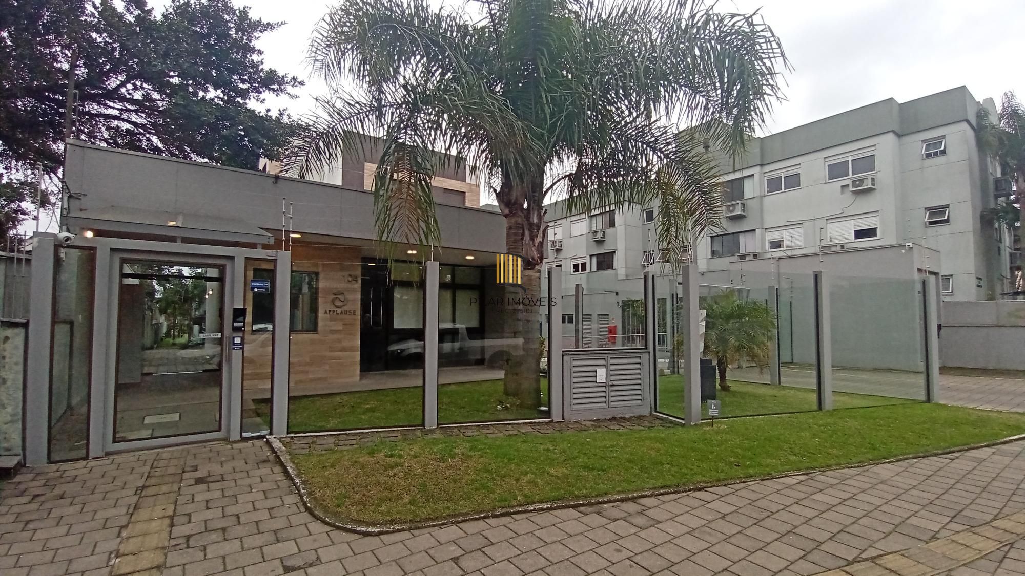 Apartamento com 3 dormitórios e 2 vagas, no bairro Ipanema