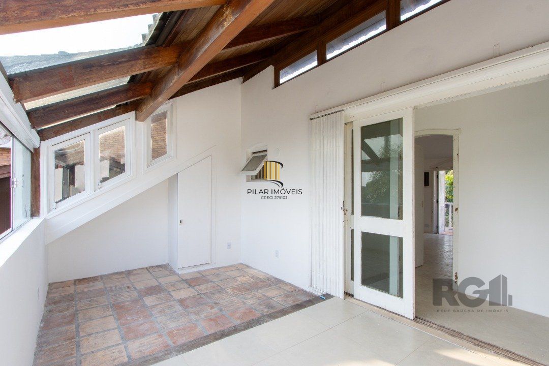Casa para Venda - 337m², 3 dormitórios, sendo 1 suites, 3 vagas - Cristal
