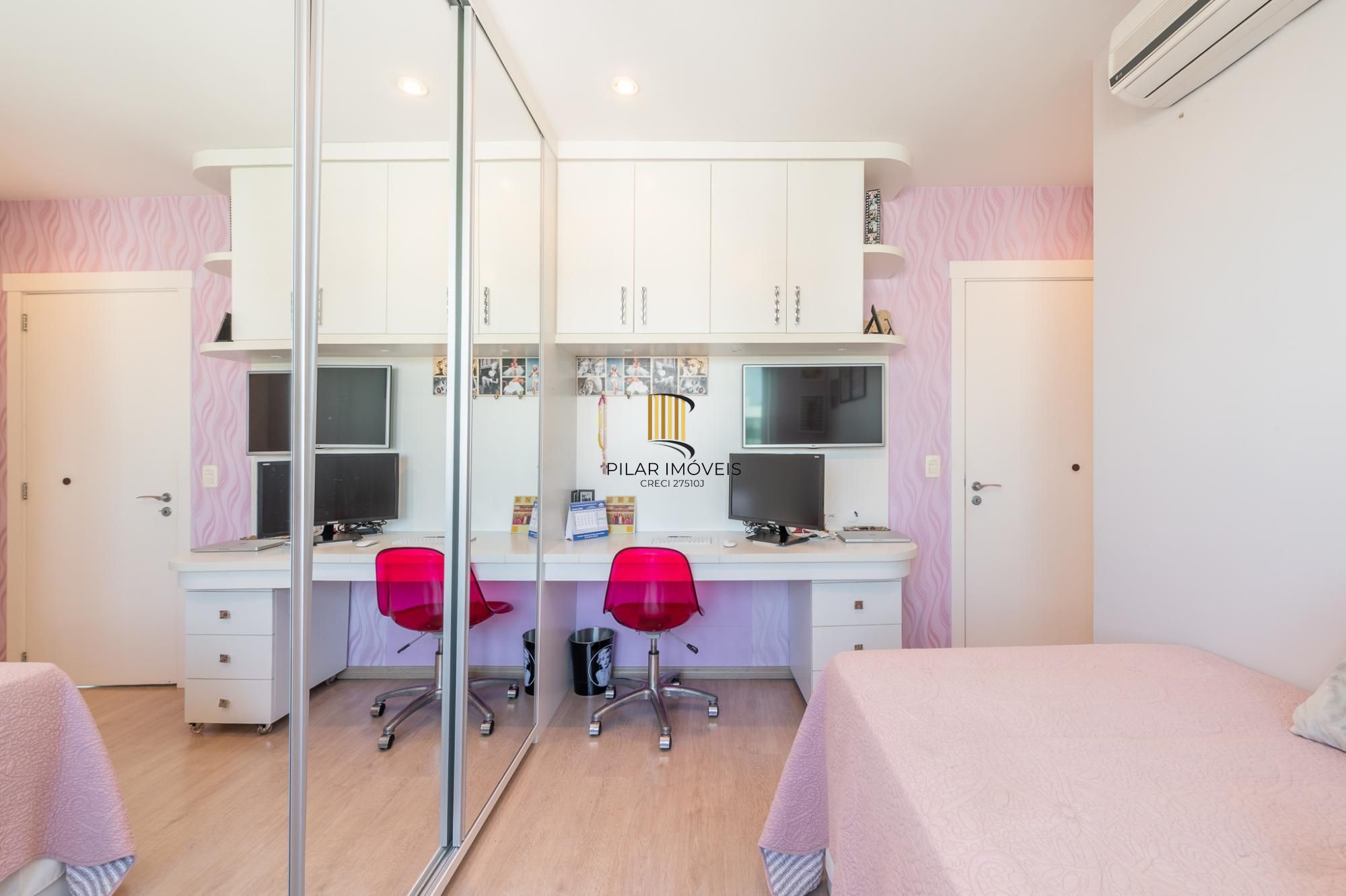 Apartamento com 204m², 3 dorm, 5 vagas no Petrópolis