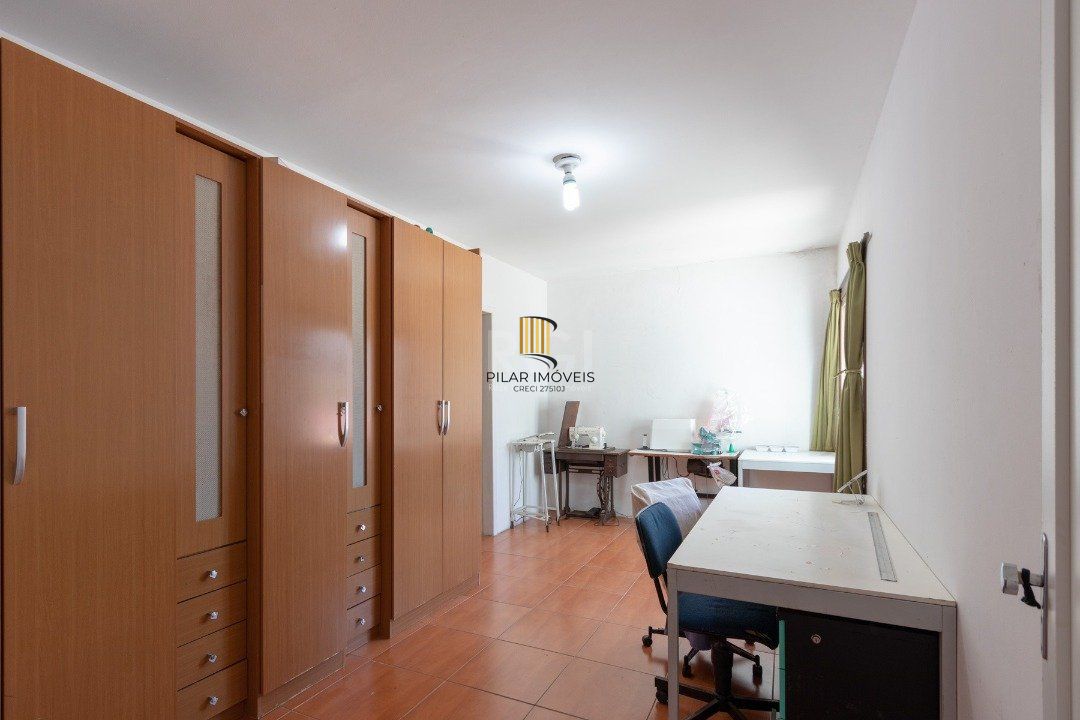 Sobrado para Venda - 356.93m², 4 dormitórios, sendo 2 suites, 4 vagas - Tristeza