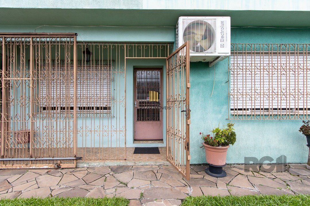 Casa 3 dormitórios no bairro Tristeza
