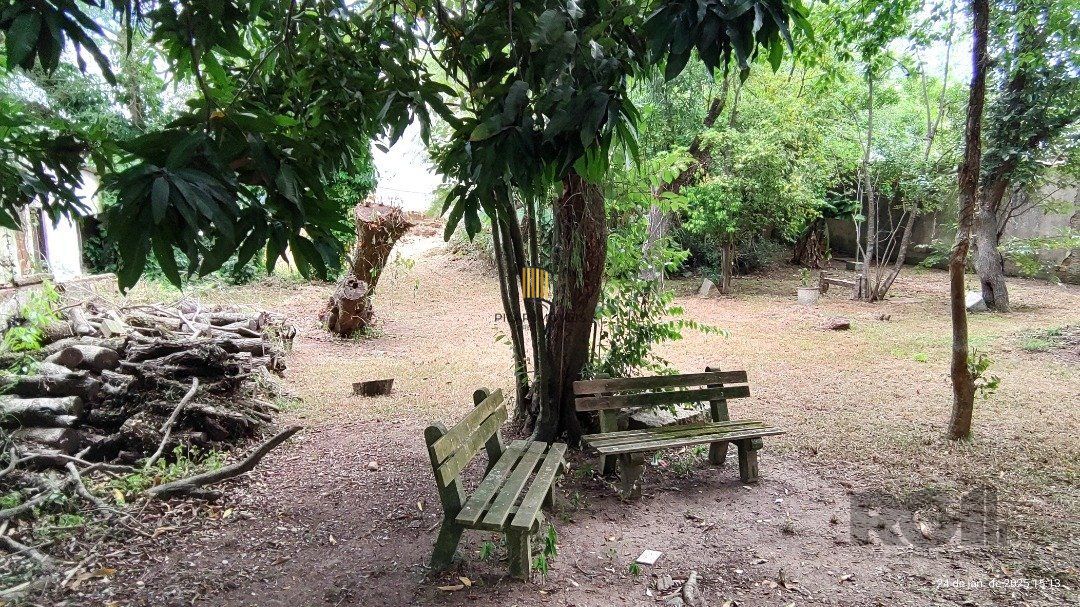 Terreno plano com 24,90m de frente, localizado no bairro Serraria.
