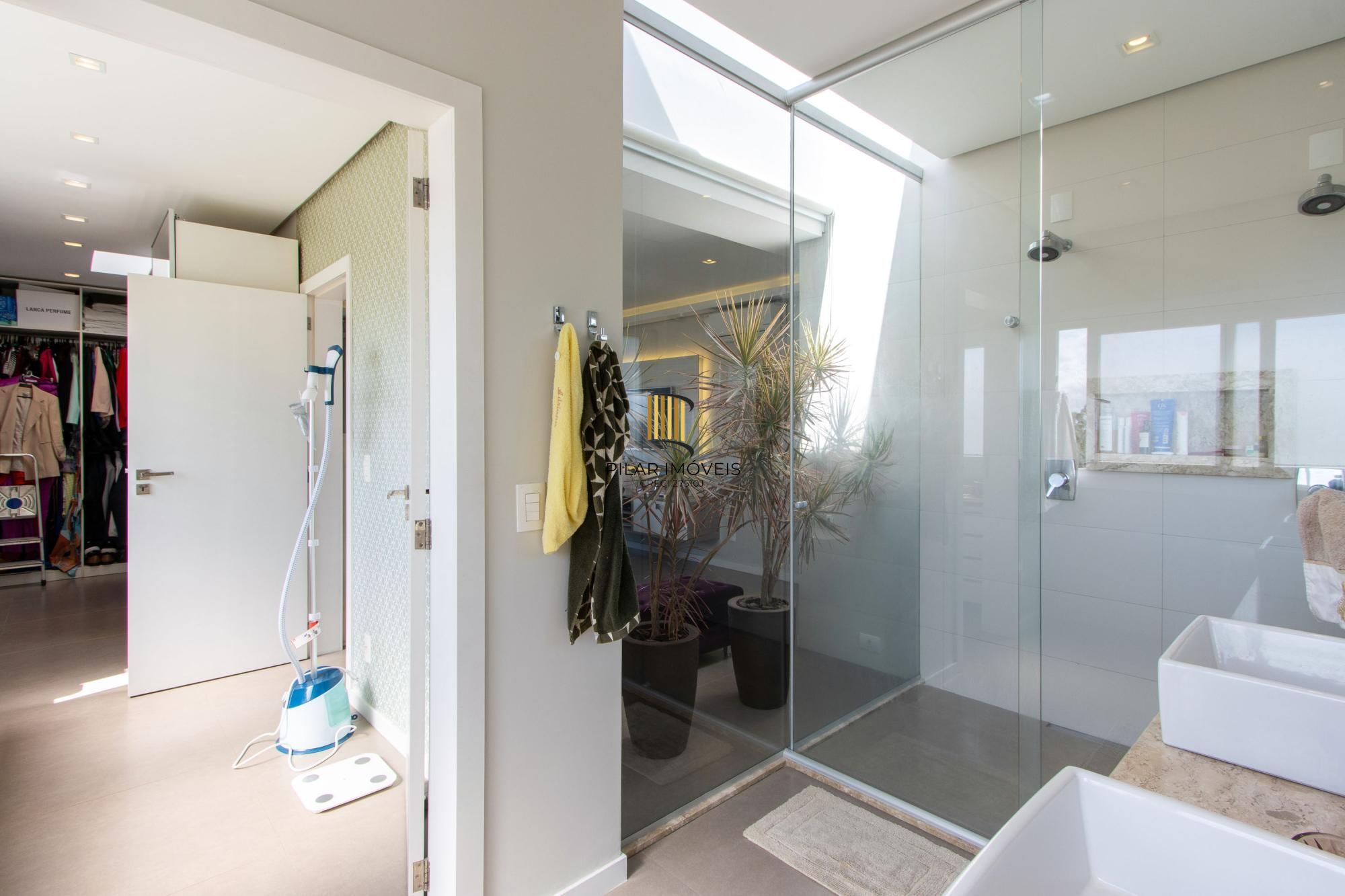 Luxuosa Casa em Condomínio de Alto Padrão com vista para Guaiba