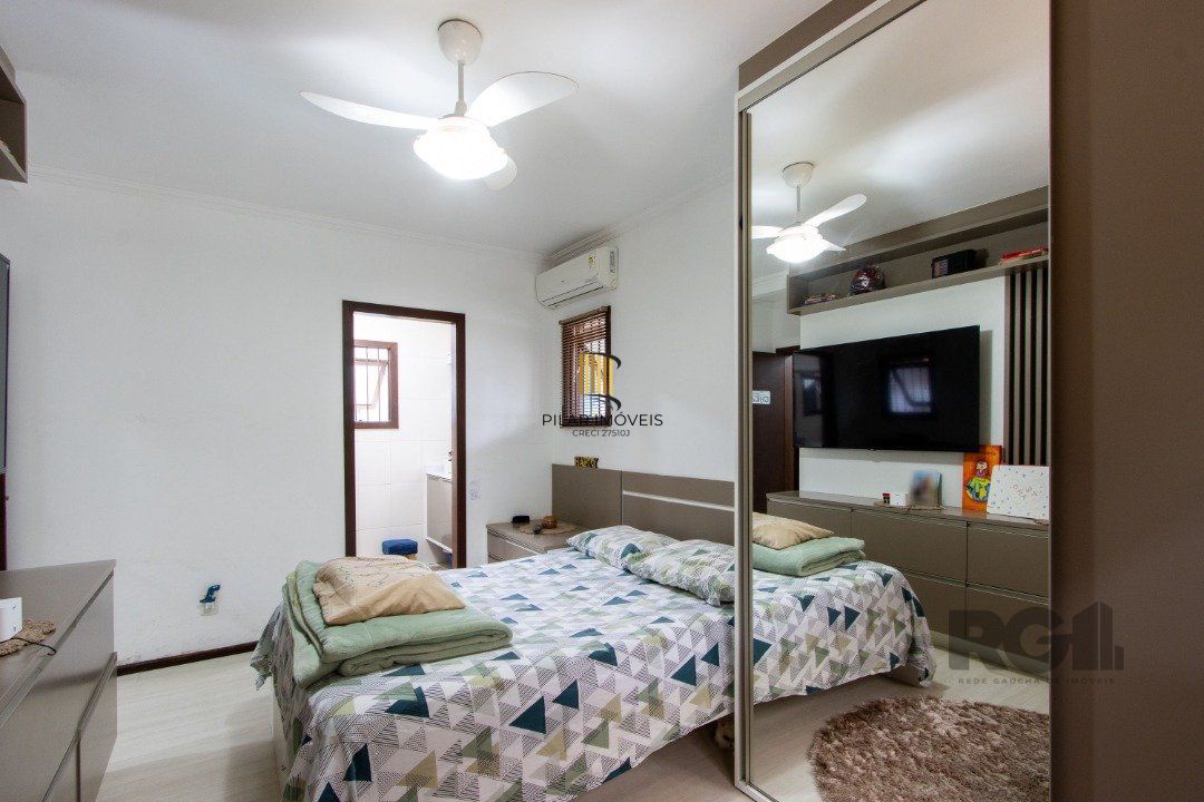 Casa 3 dormitórios no bairro Hípica