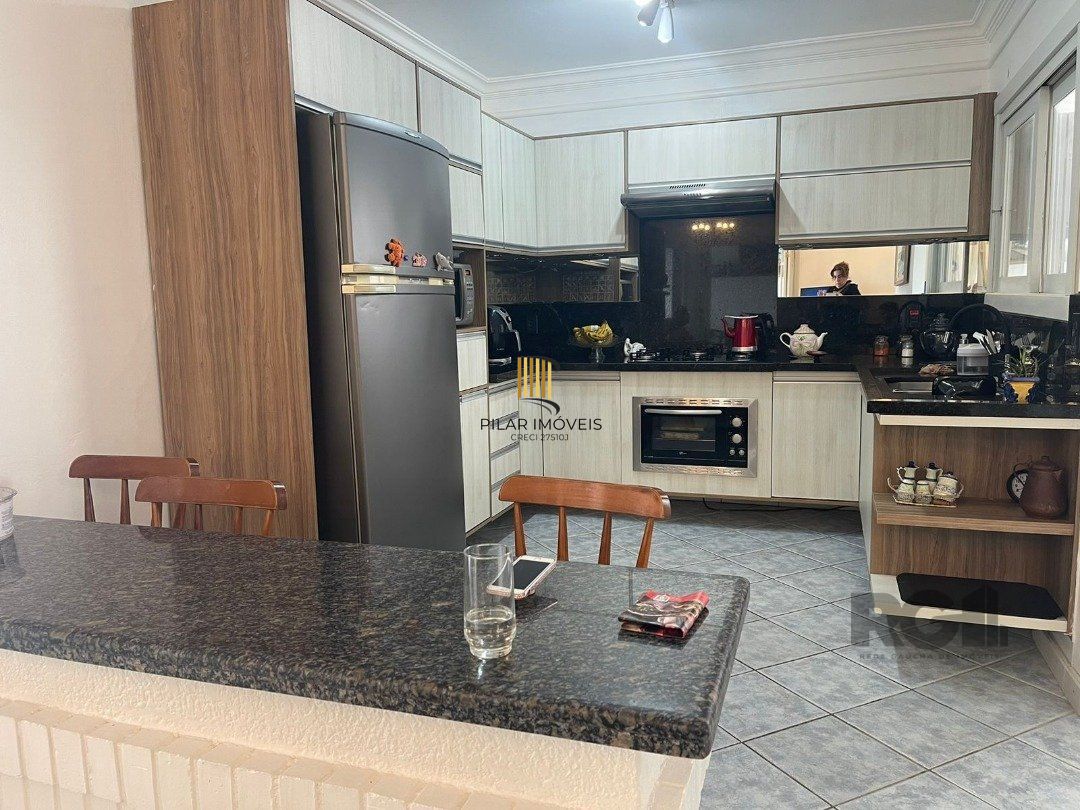 Casa 4 dormitórios no bairro Centro