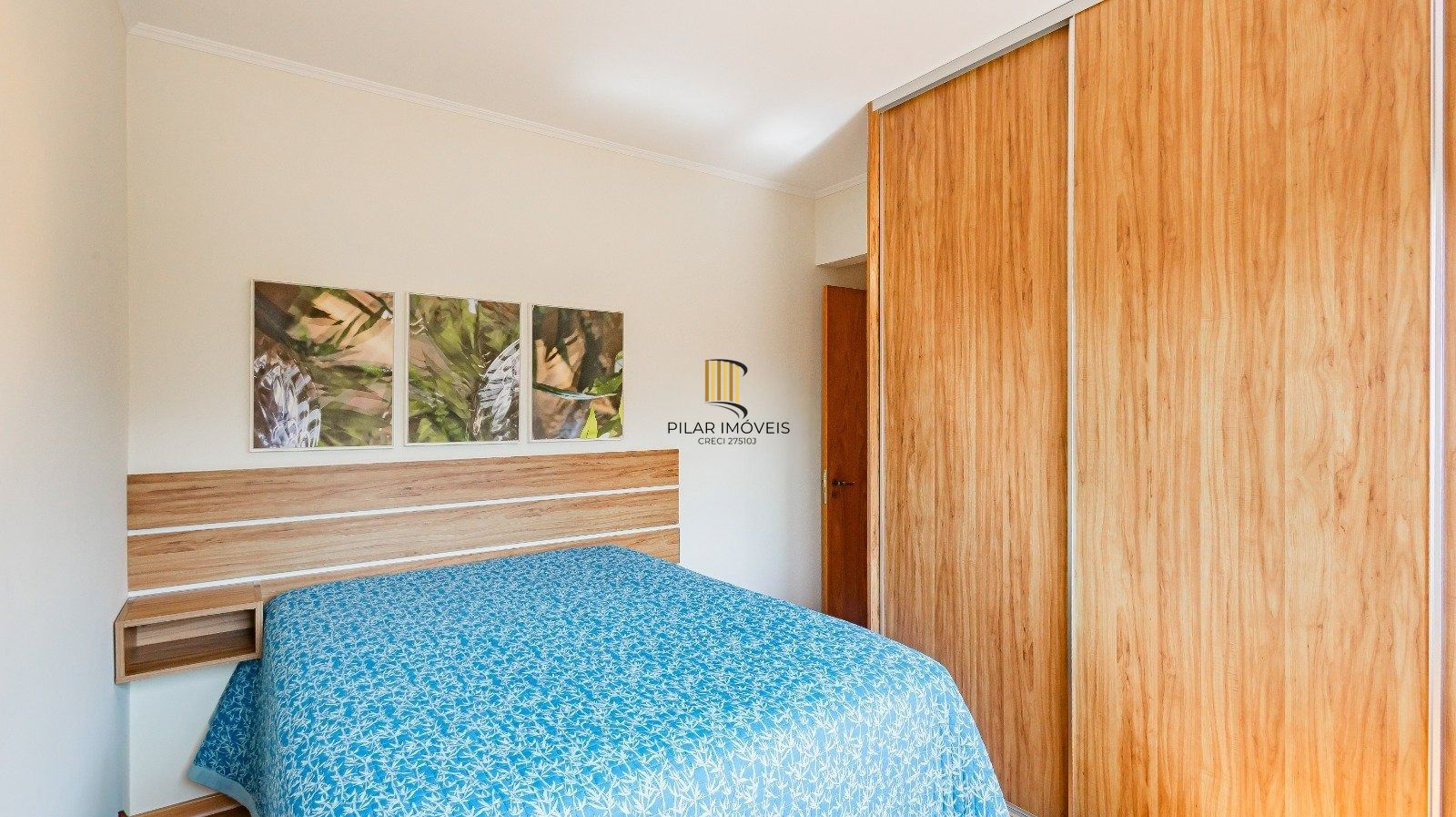 Apartamento com três quartos e três vagas, no bairro Bela Vista