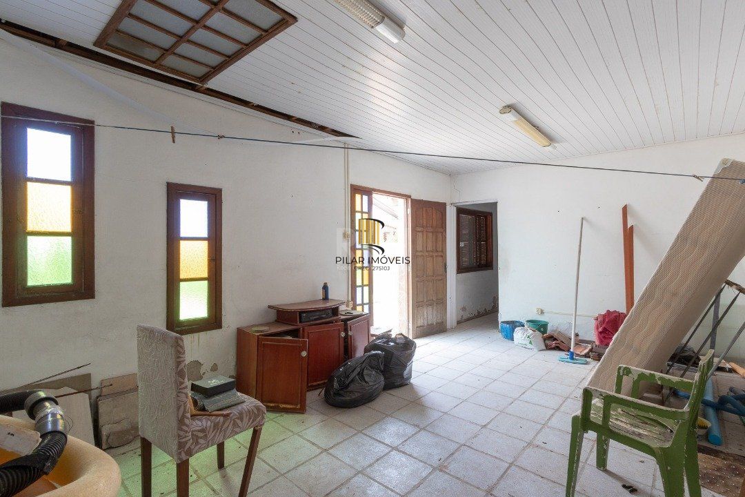 Casa para Venda - 149.99m², 6 dormitórios, sendo 2 suites, Nonoai
