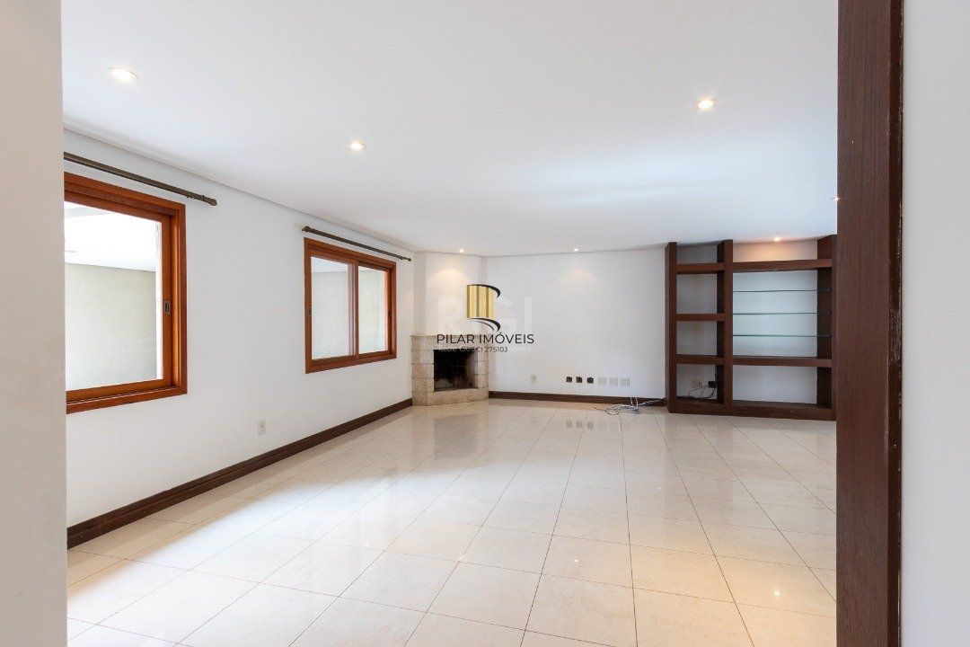 Casa em condomínio para Venda com 4 dormitórios, sendo 1 suites e 4 vagas no bairro Ipanema