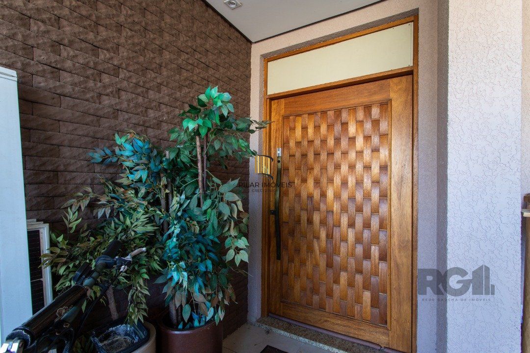 Casa de Condomínio 4 dormitórios no bairro Belém Novo