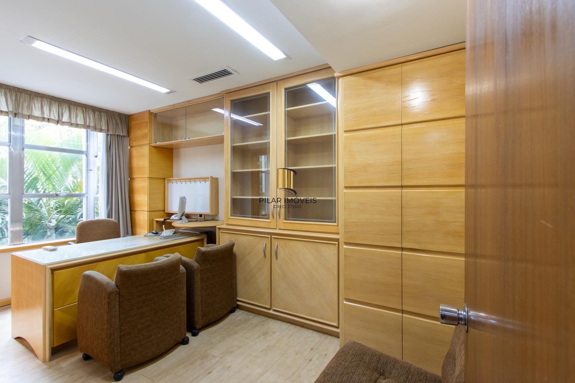 Conjunto comercial na Moinhos de Vento.