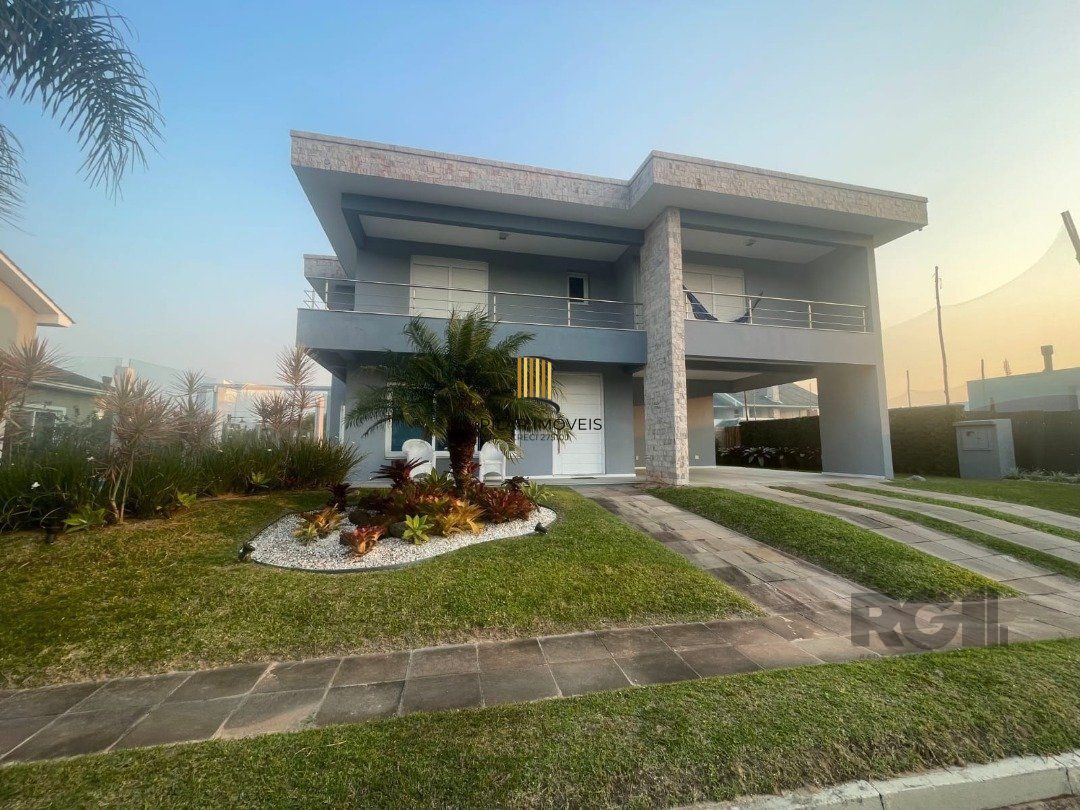 Casa de Condomínio 5 dormitórios no bairro Atlântida Sul