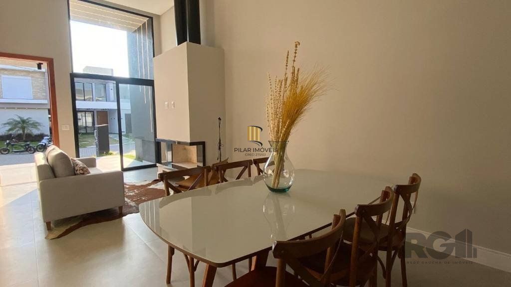 Casa de Condomínio 4 dormitórios no bairro Centro
