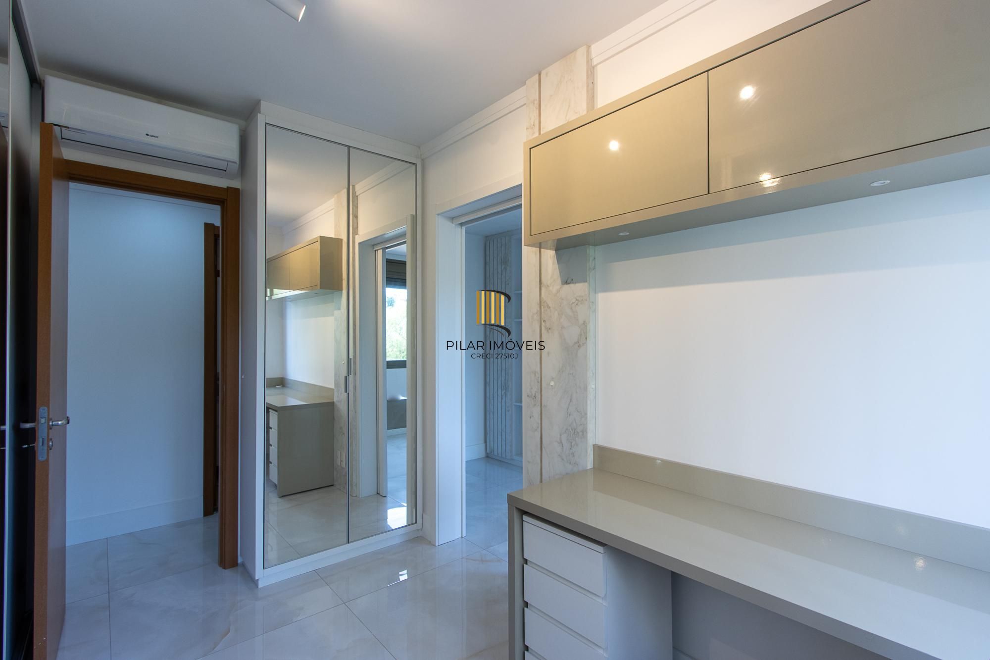 Apartamento totalmente reformado e impecável para locação - 3 quartos sendo uma suíte - Bairro Cavalhada