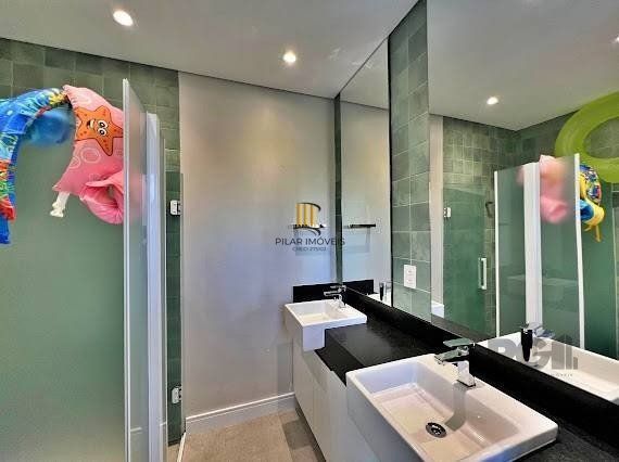 Casa 5 dormitórios no bairro Atlântida