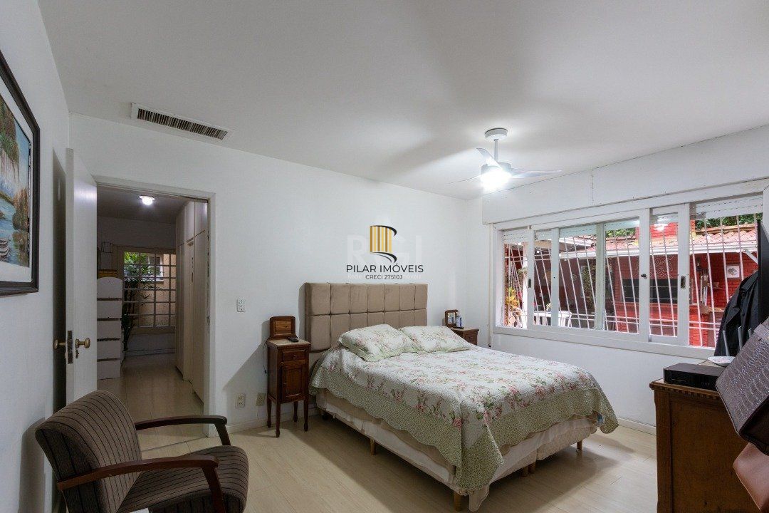 Casa para Venda - 300m², 4 dormitórios, sendo 2 suites, 4 vagas - Vila Assunção