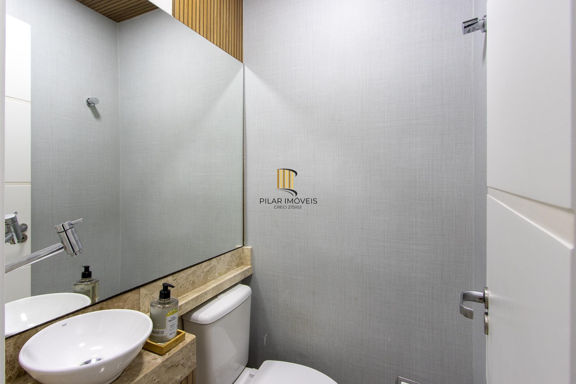 Ótima casa com 3dormitórios 1 suite no bairro Tristeza