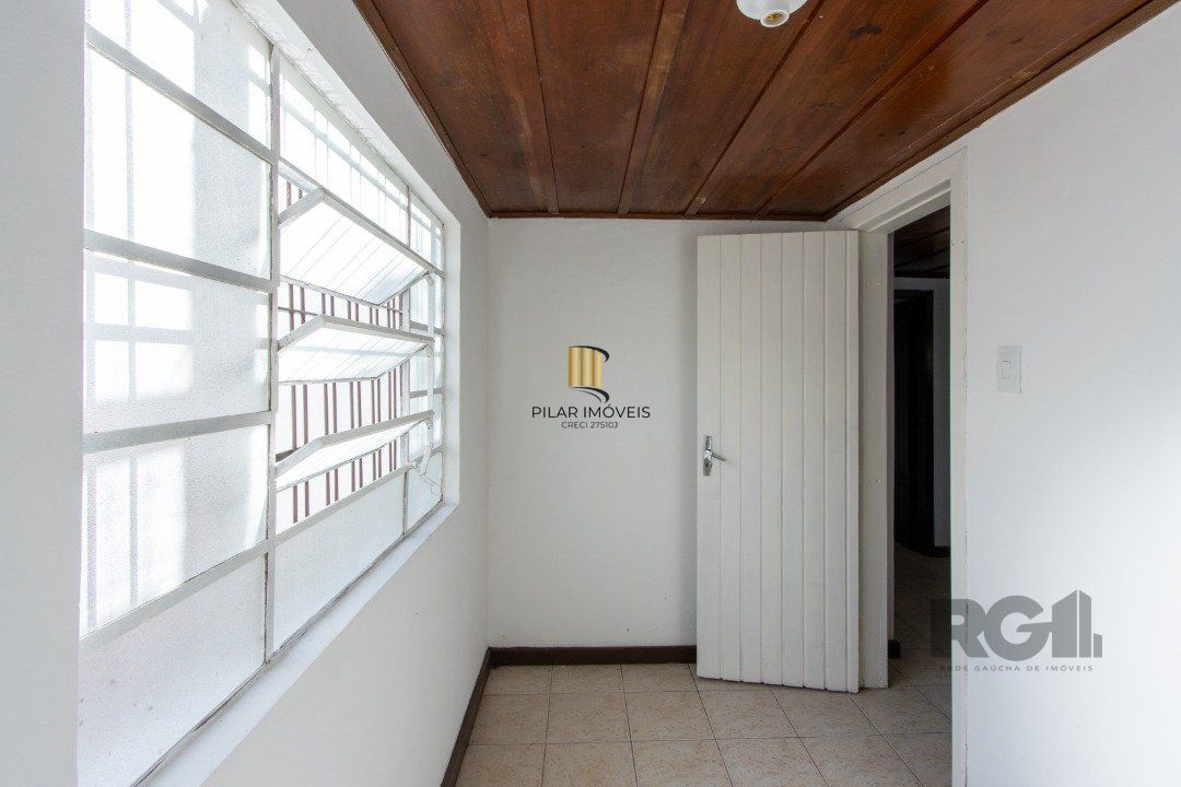 Casa para Venda - 200m², 3 dormitórios, 2 vagas - Cavalhada