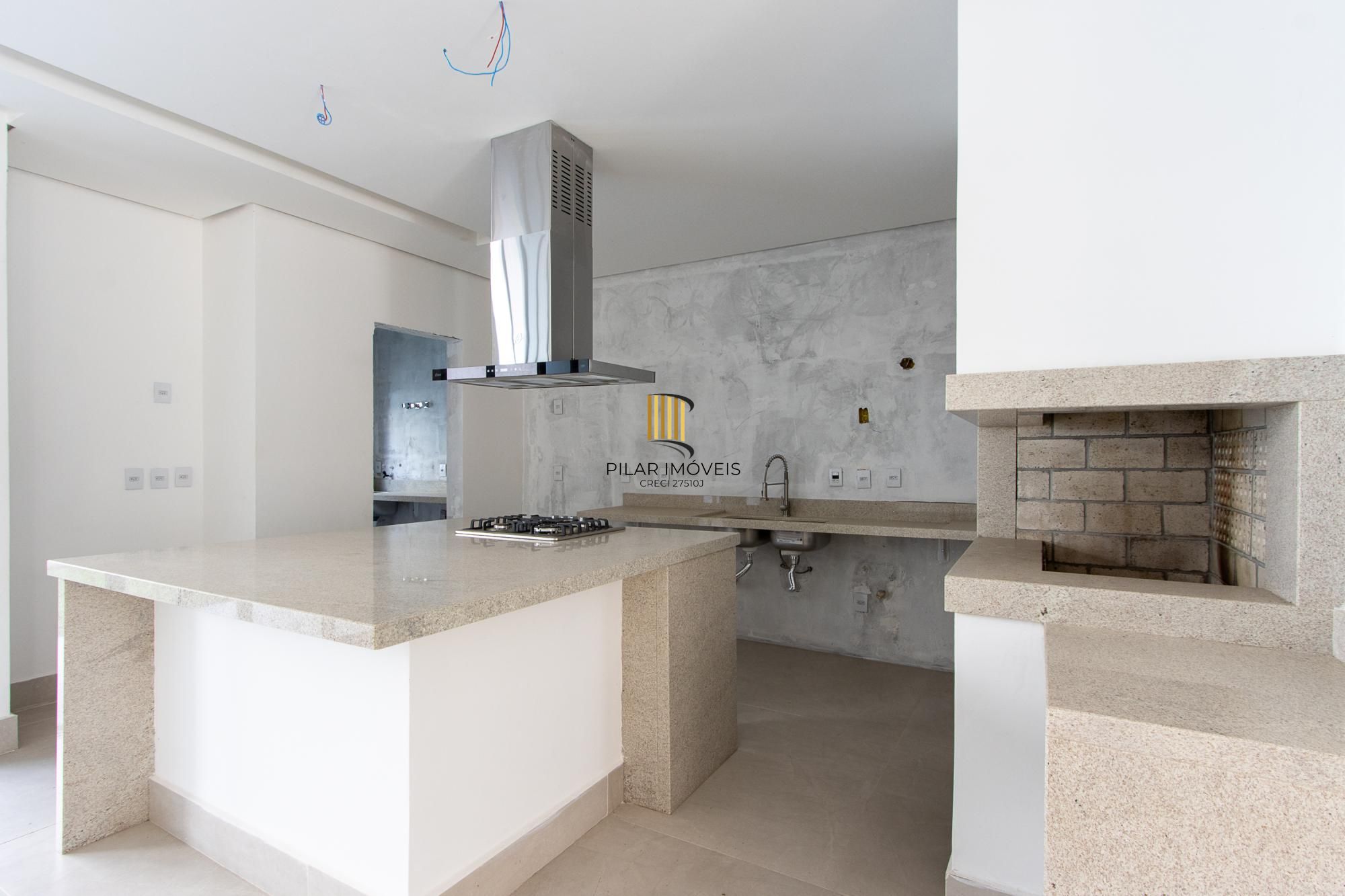 Casa de condomínio, 3 dormitórios, 3 suítes.