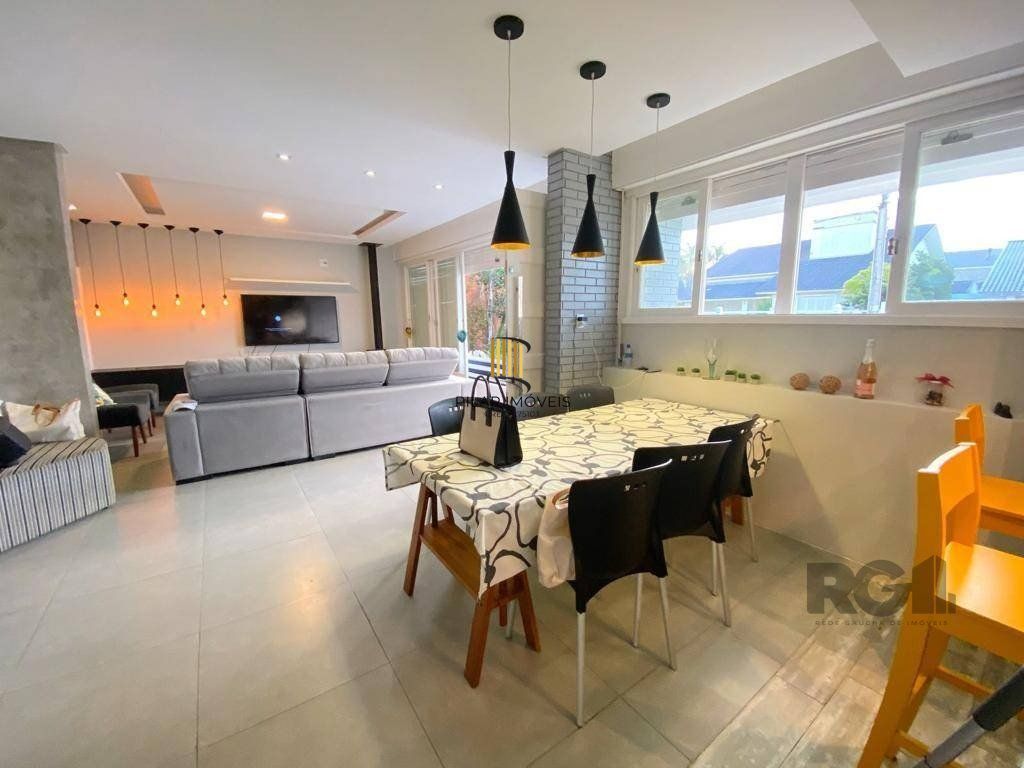 Casa 4 dormitórios no bairro Atlântida