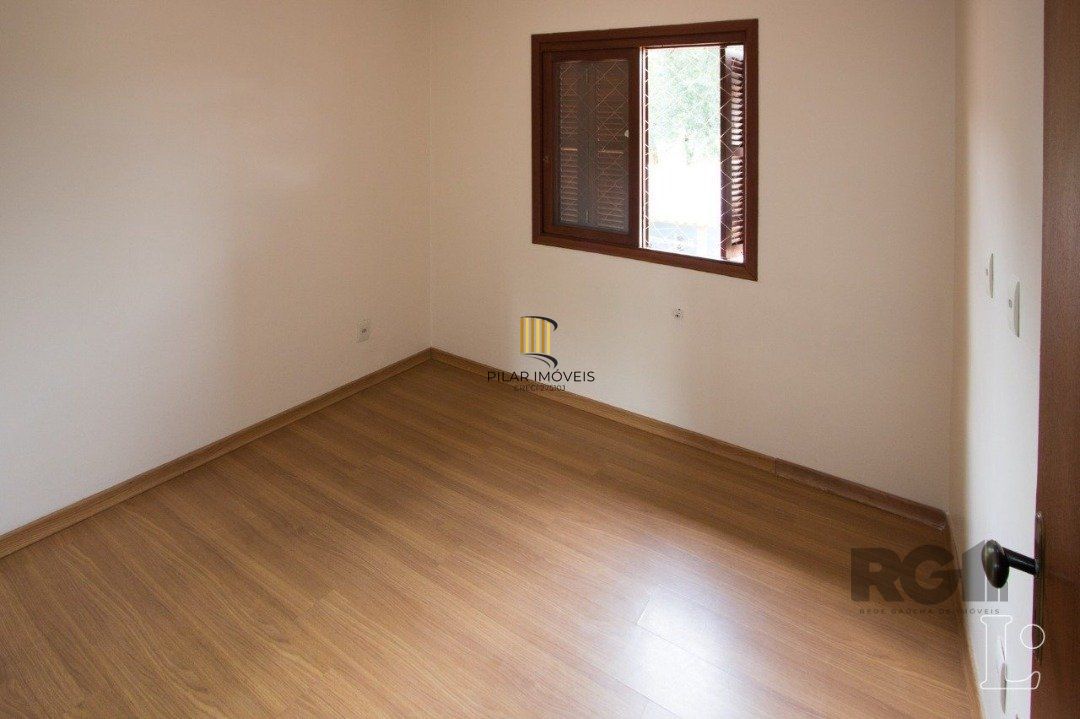 Casa 3 dormitórios no bairro Hípica
