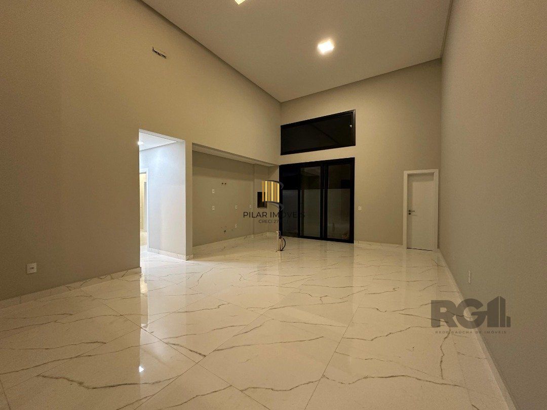 Casa 3 dormitórios no bairro Zona Nova