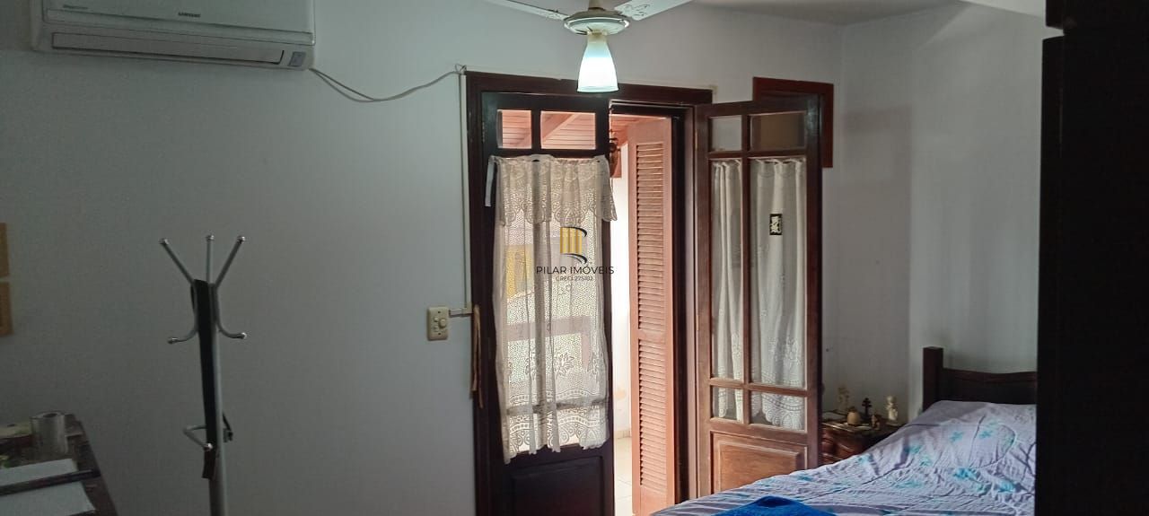 Excelente oportunidade de adquirir um sobrado no charmoso bairro Guarujá