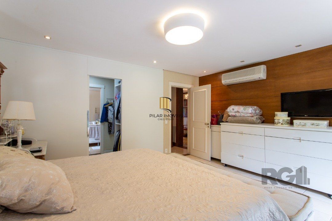 Casa Condominio para Venda - 380m², 3 dormitórios, sendo 3 suites, 6 vagas - Terra Ville
