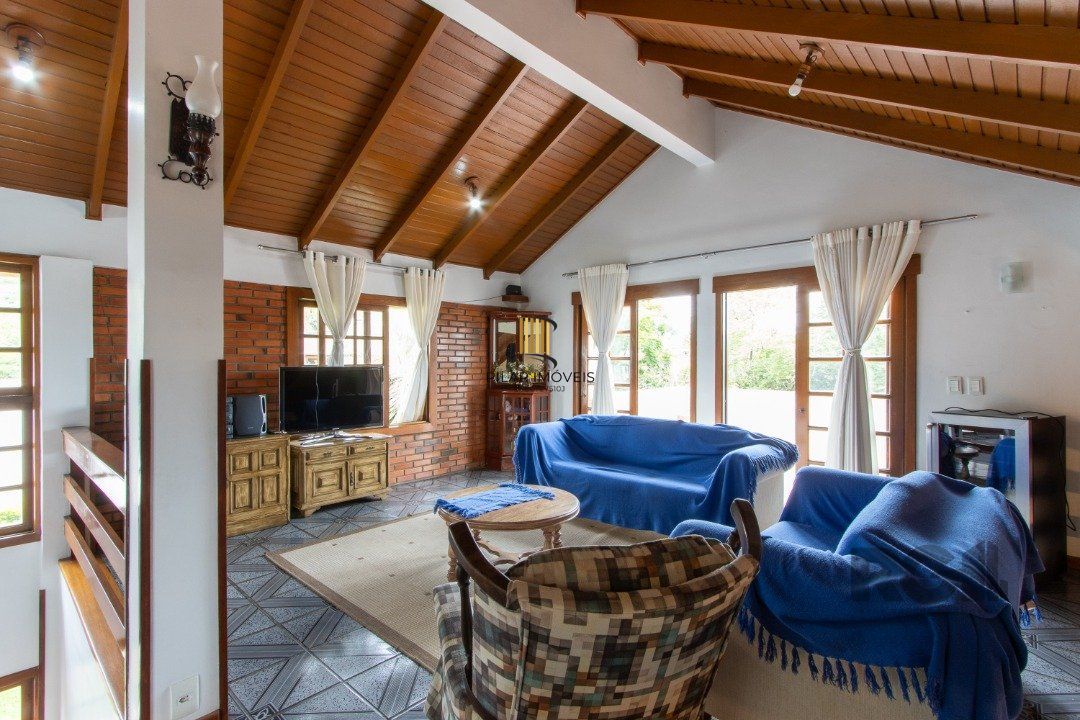 Casa para Venda - 440m², 3 dormitórios, sendo 1 suites, 2 vagas - Santa Tereza
