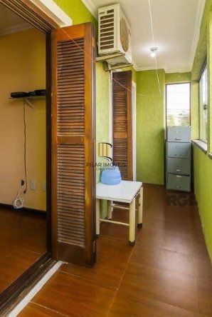 Casa para Venda - 167m², 3 dormitórios, sendo 1 suites, 7 vagas - Hípica
