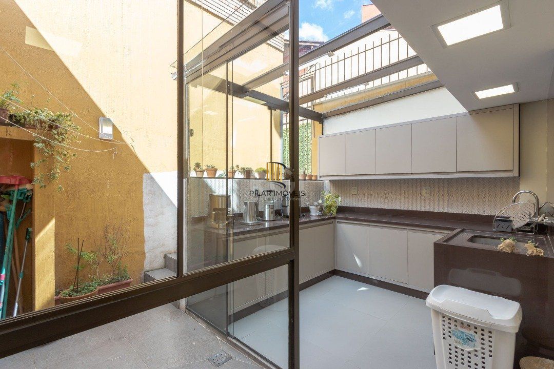 Casa Condominio para Venda - 210.69m², 3 dormitórios, sendo 2 suites, 4 vagas - Jardim Isabel