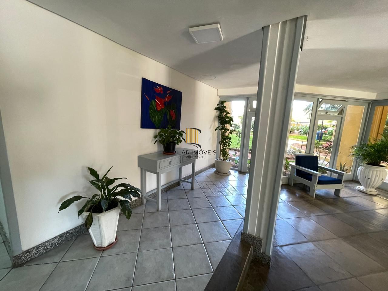 Apartamento 02 dormitórios, 01 banheiro e 01 vaga de garagem, 63,61m² de área privativa no bairro Cristal!