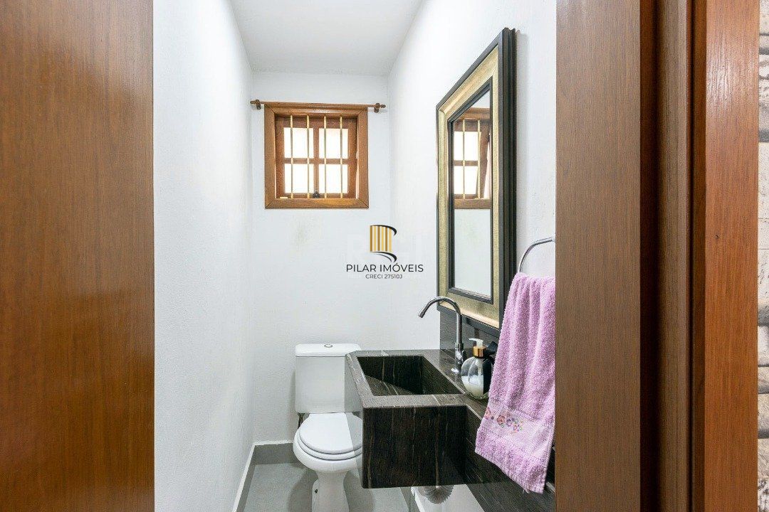 Casa para Venda - 293.76m², 3 dormitórios, sendo 1 suites, 6 vagas - Guarujá