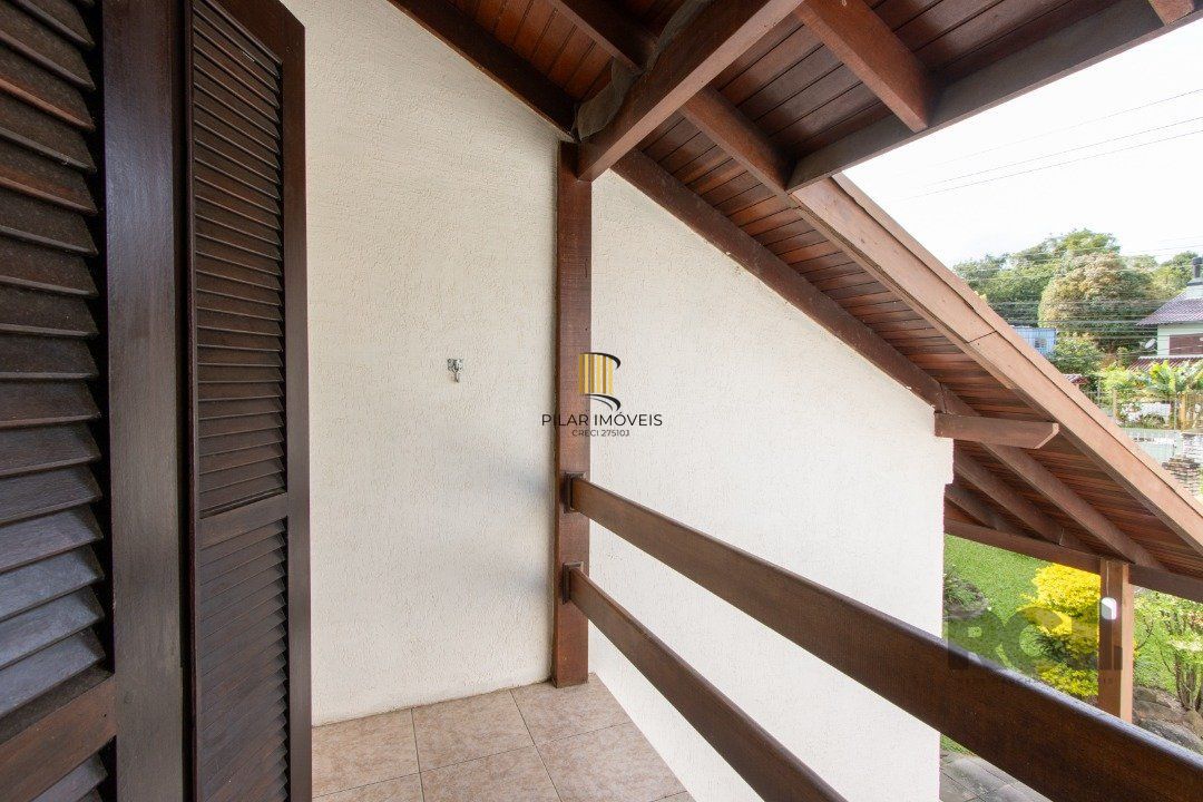 Casa 3 dormitórios no bairro Camaquã