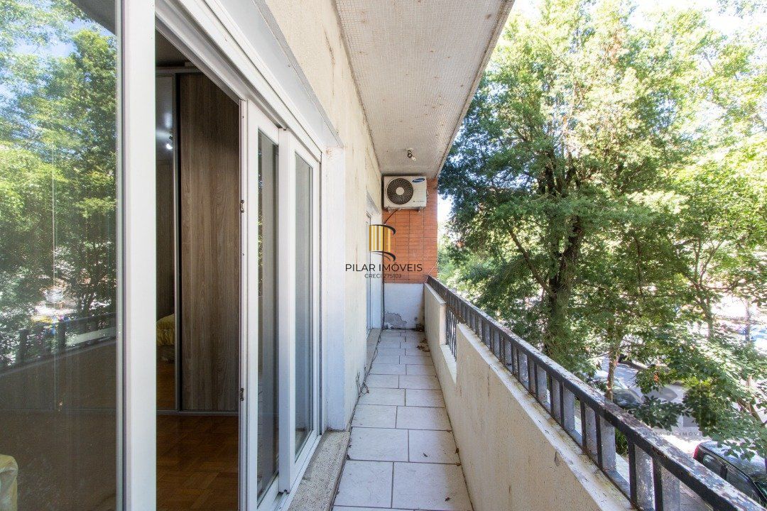 Apartamento de  186,66m2, 4 dormitórios, 1 suíte, 3 banheiros, 4 vagas,no bairro Rio Branco.