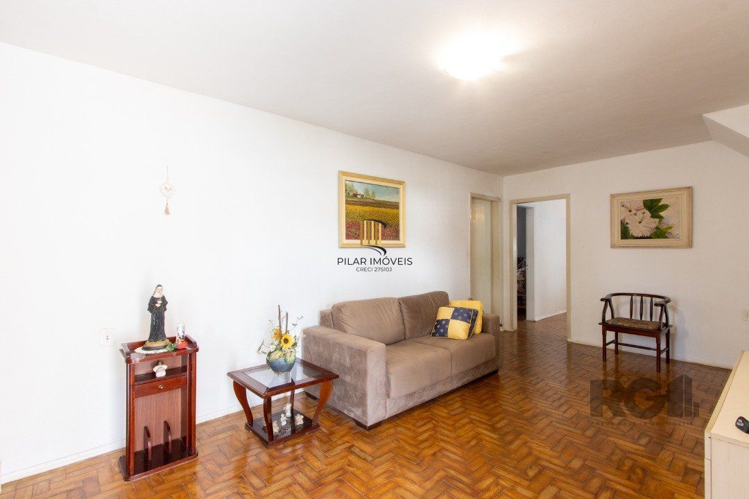 Casa 7 dormitórios no bairro Camaquã