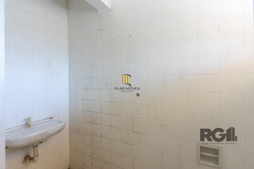 Loja para venda no bairro São João, com 160,50 m², 02 banheiros