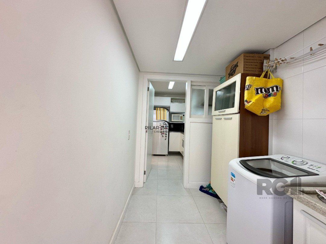   DE FRENTE PARA AVENIDA UBIRAJARA MOBILIADO, DECORADO E COM VISTA PARA O MAR 