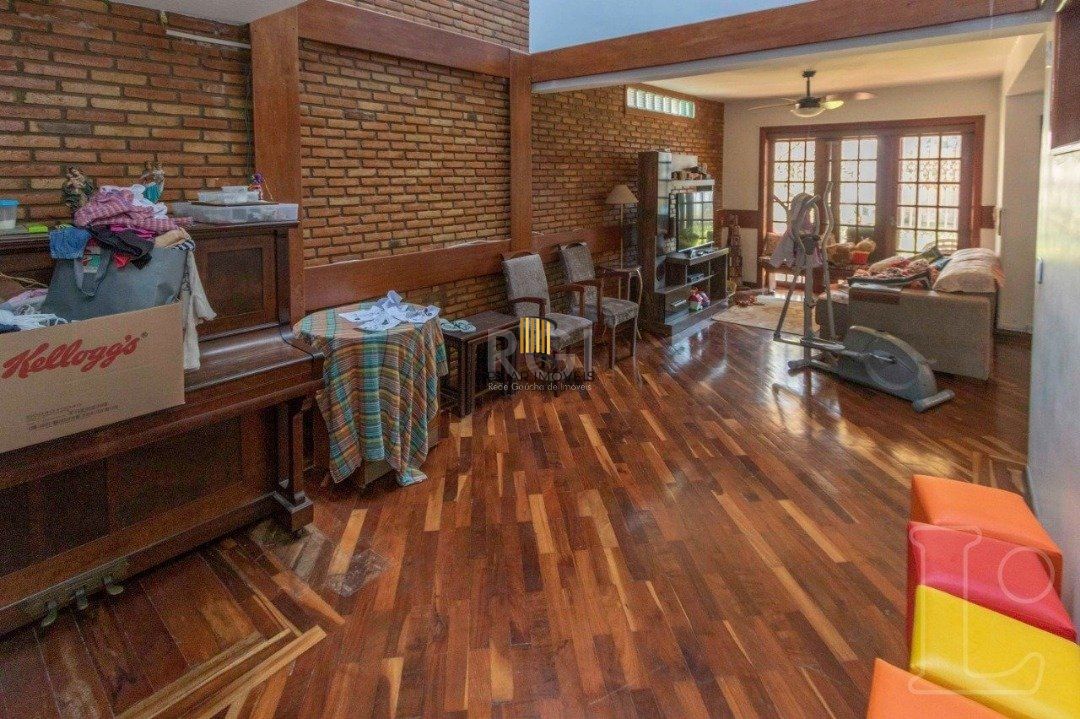 Casa para Venda - 349m², 4 dormitórios, sendo 1 suites, 3 vagas - Tristeza